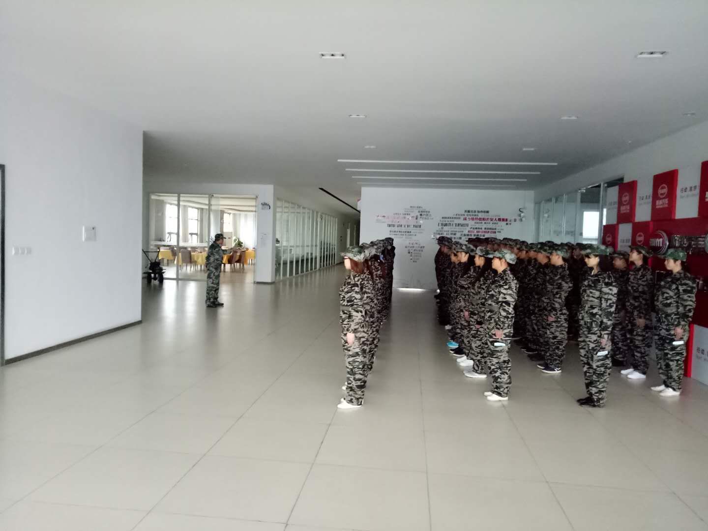 跨過軍訓門，學做鑫源人——汽車公司開啟全新入職培訓模式