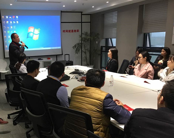 紀(jì)檢監(jiān)察部赴租賃公司開展廉潔教育培訓(xùn)活動(dòng)