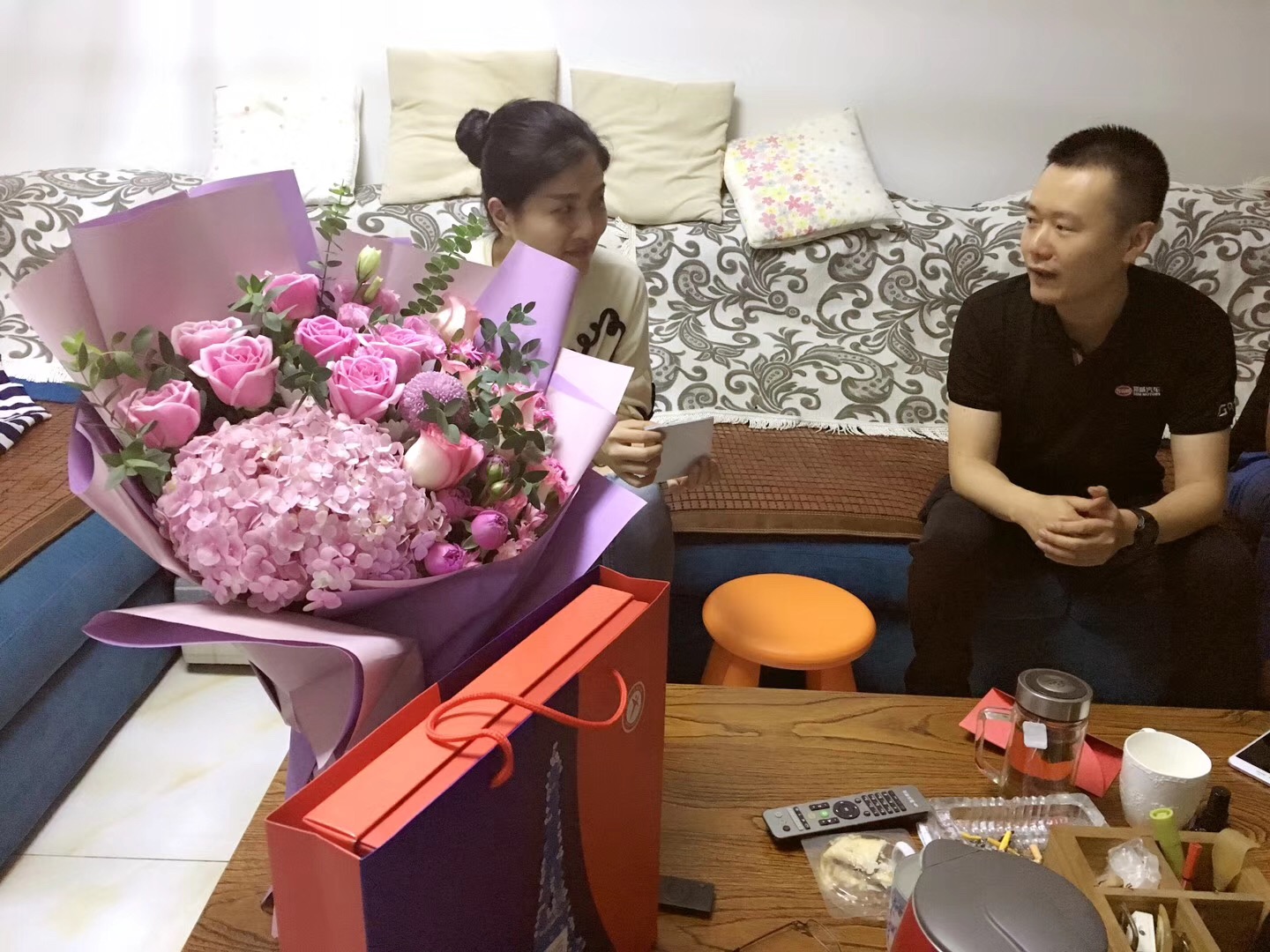 “把愛送回家”——心之園社區開展中秋節慰問活動